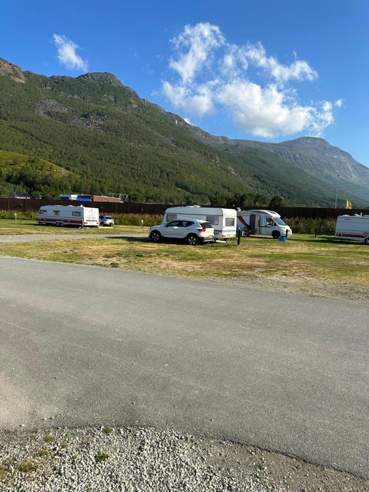 Løkvollstranda camping As Samuelsberg Esterno foto